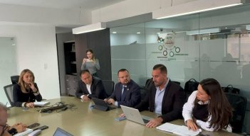 Gobernador William Villamizar Laguado, en Bogotá con voceros de las entidades financieras del campo./Foto Cortesía