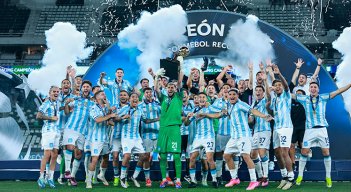 Racing, campeón de la Recopa Sudamericana. 