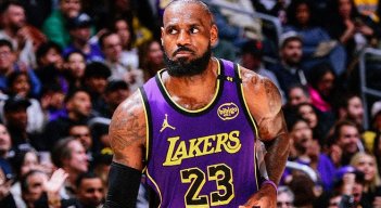 LeBron James a sus casi 40 años sigue haciendo historia en la NBA.