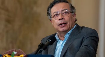 Gustavo-petro-día-cívico.