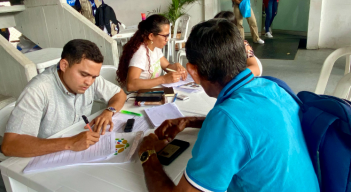 Habilitan punto de registro de predios en el estadio General Santander.