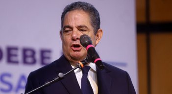 Vargas-LLeras.