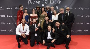 Colombia brilló con ‘Cien años de soledad’ que se llevó varios de los galardones más codiciados, incluyendo Mejor Miniserie.