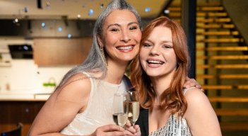 Hotel Casino Internacional celebrará el Día de la Madre con una vibrante fiesta retro.