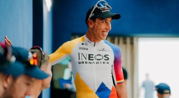 Egan Bernal lucirá la camiseta de campeón nacional de ruta de Colombia en el Giro.