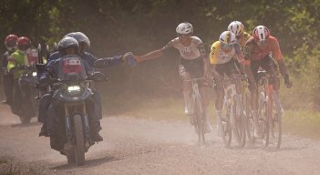 Una gran etapa hicierion Egan Bernal y Brandon Rivera en el Sterrato.