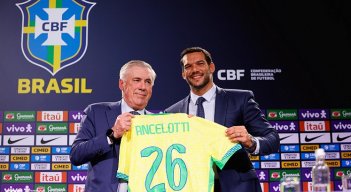 Carlo Ancelotti fue presentado como nuevo DT de Brasil