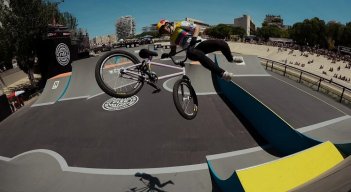 La bicicrosista Queen Saray Villegas brilla en Europa.