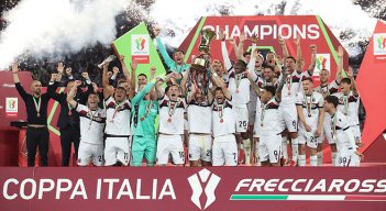 Bolonia campeón de la Coppa de Italia. 