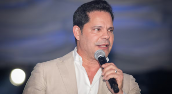 Rey Ruiz se divorció de su esposa tras años de matrimonio