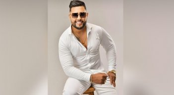 El cantante guajiro Alex Diaz hace un homenaje a las madres con su nuevo sencillo. 