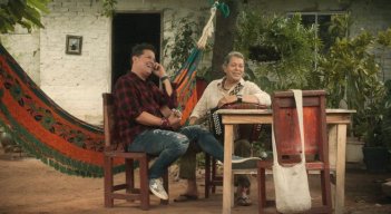 Carlos Vives lanza edición Deluxe de su álbum homenaje a Escalona.