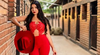 La cucuteña Natalia Arenas inicia su carrera artística con ‘No te creas tan importante’.