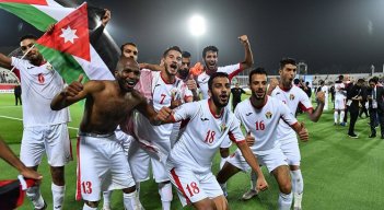 Los jugadores de Jordania celebran la clasificación a la próxima Copa del Mundo.