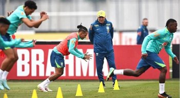 Carlo Ancelotti se estrena como seleccionador nacional en su carrera deportiva.