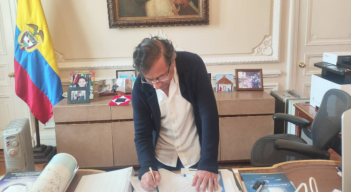 Petro firmó el decreto que convoca a la consulta popular