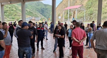 Damnificados de El Tarrita esperan desentrabar los trámites para el reasentamiento humano.