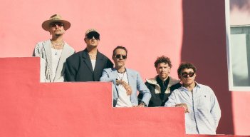 Piso 21 y Marc Anthony reinventan su éxito con sabor latino.