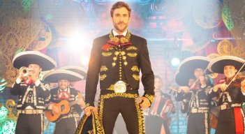Roberto Romano canta y enamora como el nuevo Emiliano Sánchez Gallardo.