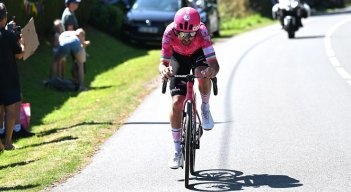 El irlandés Ben Healy (EF) sorprendió en la sexta etapa.