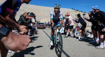 Gran etapa del colombiano Santiago Buitrago en el Mont Ventoux.