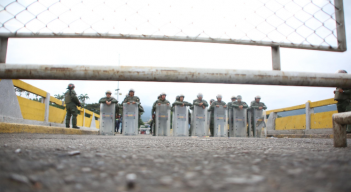 Venezuela ordenó cierre de frontera.