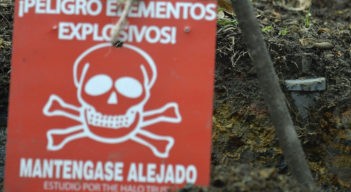 Riesgo de minas antipersonal en las inmediaciones de escuelas en Colombia.
