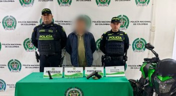En Bogotá: hombre amenazó a un conductor por mal parqueo, disparó al bus y lo capturaron