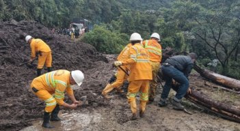 Derrumbes en La Soberanía mantienen colapsada la movilidad de automotores/Foto cortesía