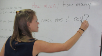 Proponen incluir el inglés como materia obligatoria en la educación pública.
