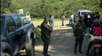 Hallan cadáver con los ojos vendados