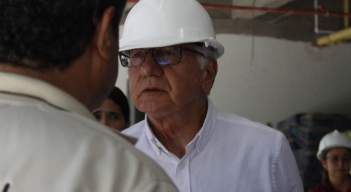 El ministro Guillermo Alfonso Jaramillo hizo un fuerte llamado de atención al gerente del Hospital de Los Patios. 