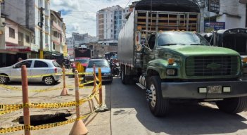 Ante la situación de la vía, piden al alcalde ordenar una revisión de todo el sistema de acueducto y alcantarillado / Foto:Javier Sarabia