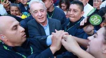 alvaro-uribe-libre