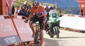 Jonas Vigengaard  se adjudicó la penúltima de la Vuelta a España con llegada en la Bola del Mundo. 