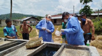 El Instituto Departamental de Salud traslada a equipos básicos con profesionales para atender la emergencia en los resguardos indígenas.