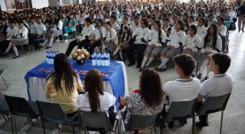 El ministerio de Educación entrega dotación a las instituciones del Catatumbo.