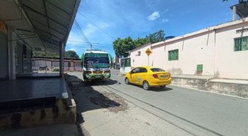 Cráteres en Los Patios, afectan la movilidad de transporte público