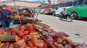 El dolor de cabeza de las autoridades locales es atender los problemas registrados en la plaza de mercado.