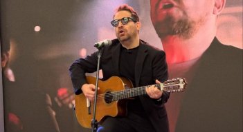Juan Fernando Velasco traerá a Colombia su gira ‘Julio Eterno’ con la voz inmortal de Julio Jaramillo.