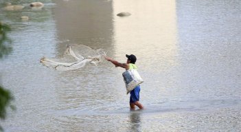 En el Río Pamplonita todavía se pesca./Foto Carlos Ramírez/La Opinión