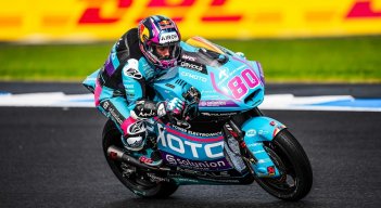 Gran carrera hizo el piloto de ascendencia colombiana  David Alonso, consiguiendo su tercer podio de la temporada 2025 del MotoGp2.