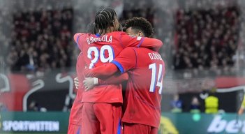 El París Saint Germain hizo valer su condición de campeón de Europa al golear al Byern Leverkusen, en terreno alemán.