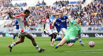 Daniel Muñoz, Crystal Palace vs. Everton. 