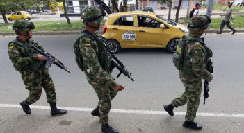Ejército patrulla las calles de Villa del Rosario. 
