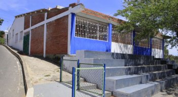 Escuela de la virgen de fátima, sin clases debido al daño parcial del techo.