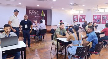 Rueda de negocios. / Foto Leonardo Favio Oliveros-La Opinión