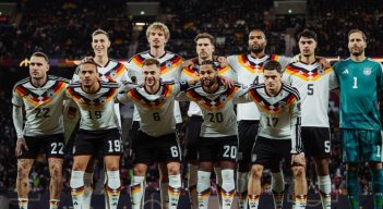 Alemania en la última jornada de las clasificaciones europeas aplastó a Eslovaquia.