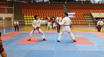 El karate do disfrutó de su fiesta deportiva deportiva en el coliseo Toto Hernández.