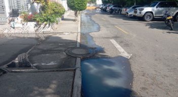 Comunidad en trapiches cumple dos semanas con problema de contaminación de aguas negras